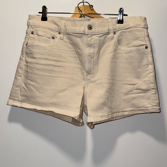 Super High-Rise Relaxed Shorts - Picture 1 of 8